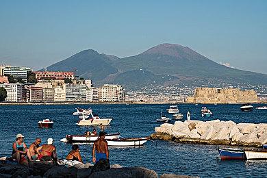 Roguelike《蔷薇的夜宴2：蓝玉石》10.30登陆Steam